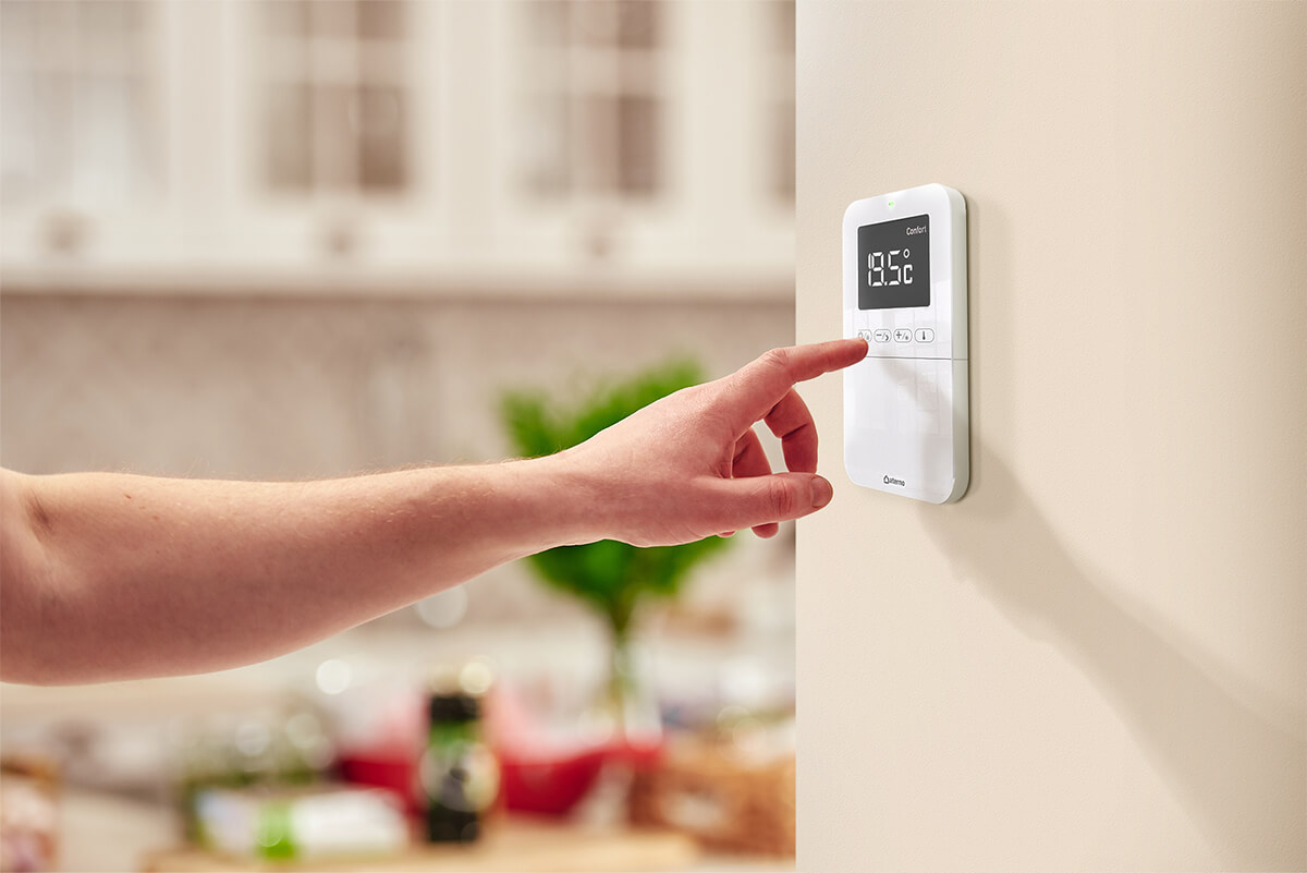 Thermostat simple digital filaire ou à onde radio
